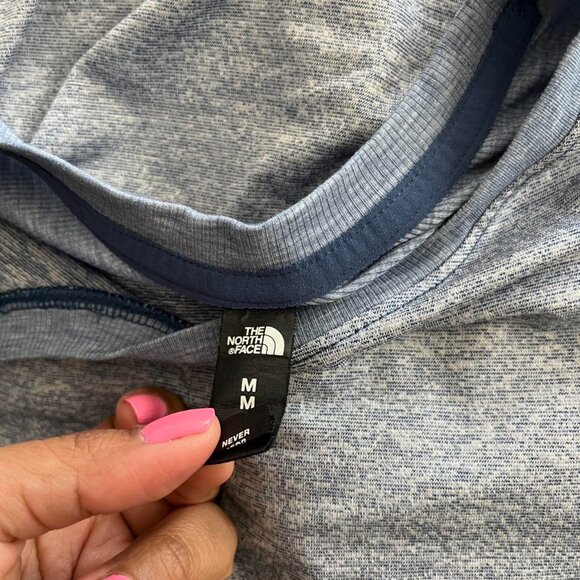 The north face blue top tshirt size medium - Picture 3 of 3